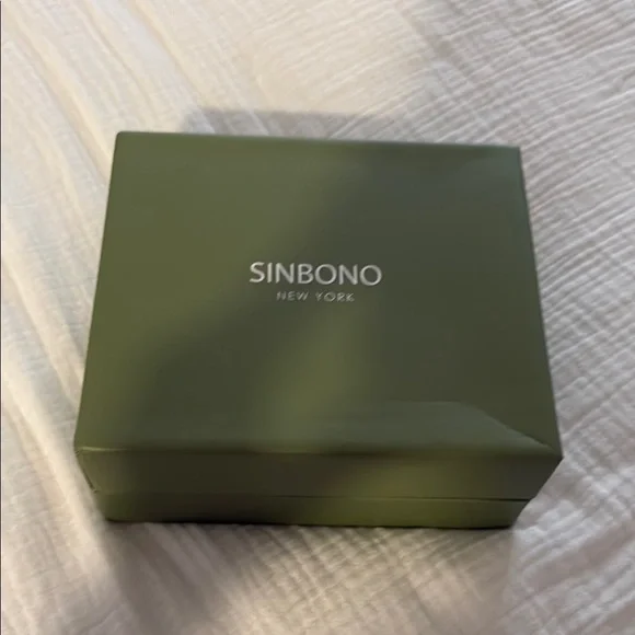 Black Crossbody Bag with Gold Chain - Picture 4 of 4